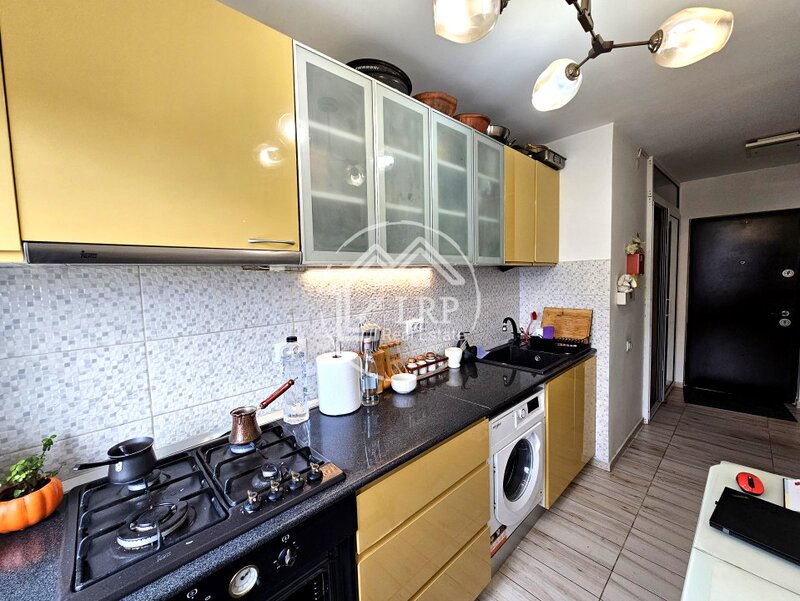 Lacul Tei, Parcul Circului, etaj 3, 53 mp, bloc 1978 reabilitat.